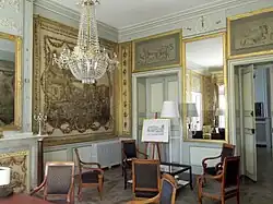 Vue partielle du grand salon, situé au premier étage.