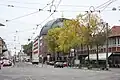 La Karlstraße avec l'église néo-apostolique.