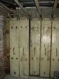 Sèche-linge ancien dans la cave.