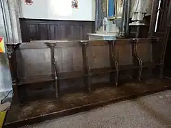 Les stalles gauche du chœur