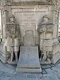 Les deux soldats montant la garde avec les traits de Charles Maurras (à gauche) et de Maxime Real del Sarte (à droite).