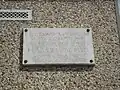 Plaque datant de 1933 rappelant l'origine des immeubles de type HBM.