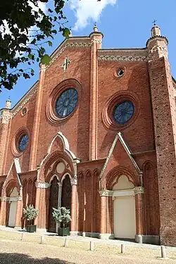 La façade.
