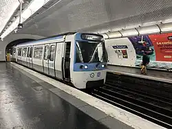 Rame arrivant à la station.