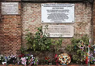 Le mur des Treize Roses, fusillées sous l'Espagne franquiste.