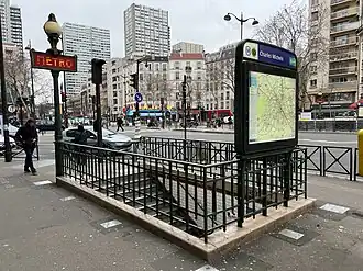 L'accès no&nbsp;2, «&nbsp;Rue des Entrepreneurs&nbsp;».