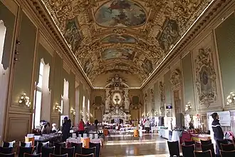 Salle des fêtes.