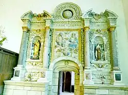 Le retable datant du début du XVIIe&nbsp;siècle.
