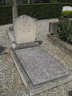 Tombe de James Neville Mason dans le cimetière.