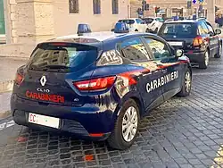 … garée Via della Conciliazione à Rome.