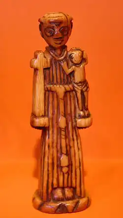 Pendentif en ivoire, XVIIIe siècle fabriqué dans le royaume Kongo
