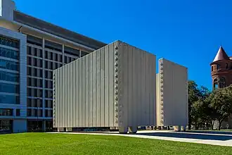 La John Fitzgerald Kennedy Memorial Plaza en 2012.