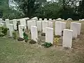 Ces deux lignes de pierres tombales sont destinées à ceux qui sont tombés pendant la Seconde Guerre mondiale et dont les tombes sont perdues, comme pour le capitaine Mateen Ansari&nbsp;(en), récipiendaire posthume de la croix de George.