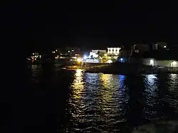 De nuit.