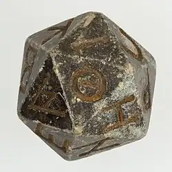 Dé à vingt faces de l’Égypte pharaonique (Royaume lagide ou Royaume ptolémaïque).