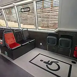 Emplacement réservé aux personnes à mobilité réduite.