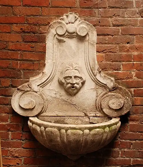 La vasque baroque.