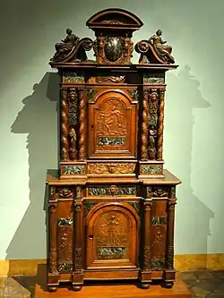 Buffet à deux corps (fin XVIe siècle, château d'Écouen).