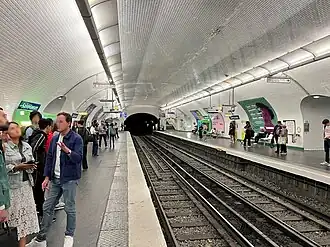 Vue des quais en direction de Mairie d'Issy.