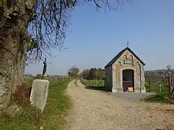 Chapelle Sainte-Barbe, tilleul des Lognards et croix Herman.
