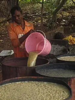 Cuves de fermentation du moût (Goa, Inde).