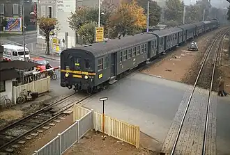 Une rame Talbot arrive en gare en 1982, lors des travaux d'électrification.