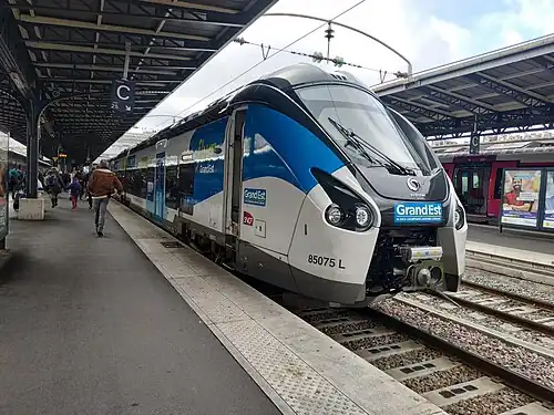 Train TER, assuré par une rame Coradia Liner.