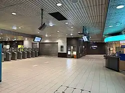 Salle d'échanges principale.