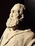 Détail de la sculpture du philosophe, sculpture d'un vieil homme, pilier hermaïque, gymnase