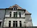 La façade sud-ouest, côté avenue Daumesnil