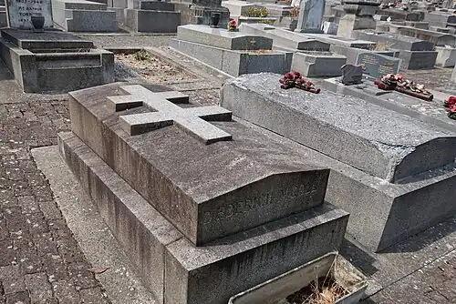 Tombe de Victor Diederich (1905-1919).