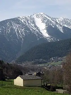 Vue vers la montagne