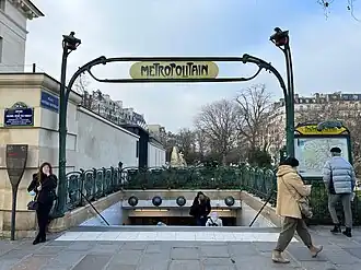 L'accès no&nbsp;1, « Place Denfert-Rochereau ».