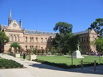 Côté est du bâtiment Mitchell, Université d'Adélaïde