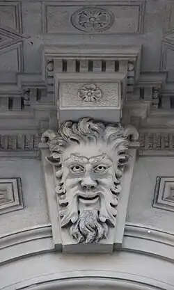 Mascherone su via dei Pecori