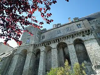 Le château de Pons (XVIIe).