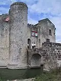 Le château de Saint-Jean-d'Angle.