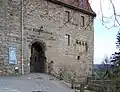 Cour extérieure et porte ouest.