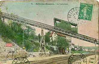 Le viaduc comportait douze travées, dont la plus longue, de 22&nbsp;m, franchissait les voies ferrées de la ligne des Coteaux.