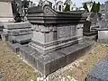 Sarcophage de Gustave Lhopiteau et de son épouse, née Petit-Mangin.