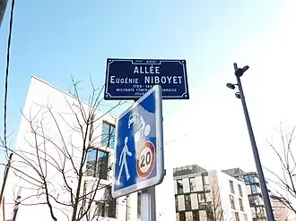 Voir la plaque.