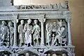 Au centre, la Traditio Legis. À gauche, le procès du Christ. À droite, Pilate se lavant les mains.