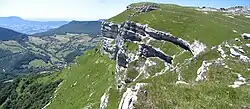 Roc de Margériaz dans le massif des Bauges