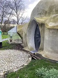 L'entrée principale.