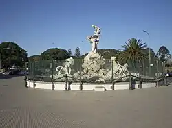 La fontaine face à la Réserve écologique de Buenos Aires.