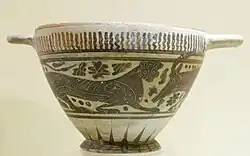 Skyphos ou cotyle (CVA) à figures noires. Corinthien moyen, 600-575