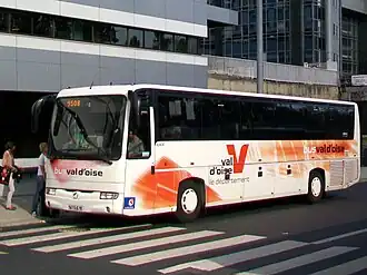 Un Irisbus Iliade no&nbsp;227 de Céobus sur la ligne départementale 95.08 à la gare routière de Cergy-Préfecture.