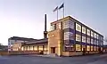 Usine Fagus, Walter Gropius manufacture en 1910. La notion de « fenêtre horizontale » en continu sera poursuivie. (architecture type).
