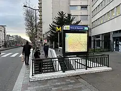 Accès no&nbsp;1, « Boulevard Davout ».