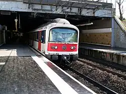 Rame MS 61 à l'arrêt (quai pour Boissy-Saint-Léger).